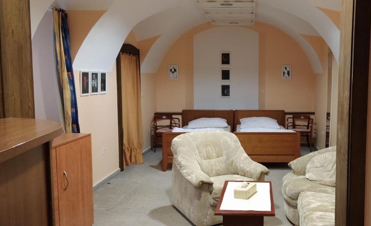 Apartman Sobeslav Bagian luar foto